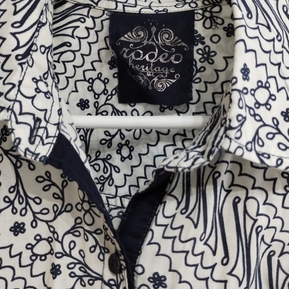 Woman blouse - Picture 4 of 5